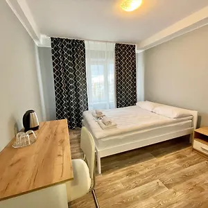 https://hotel-goloseevsky-7f.hotels-of-kiev.com